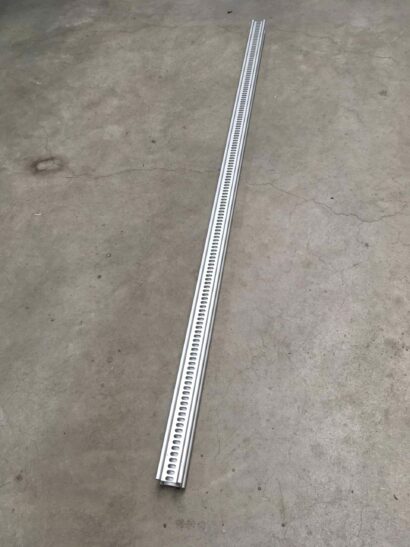 Rail 2.5", Single Slotted.  6'